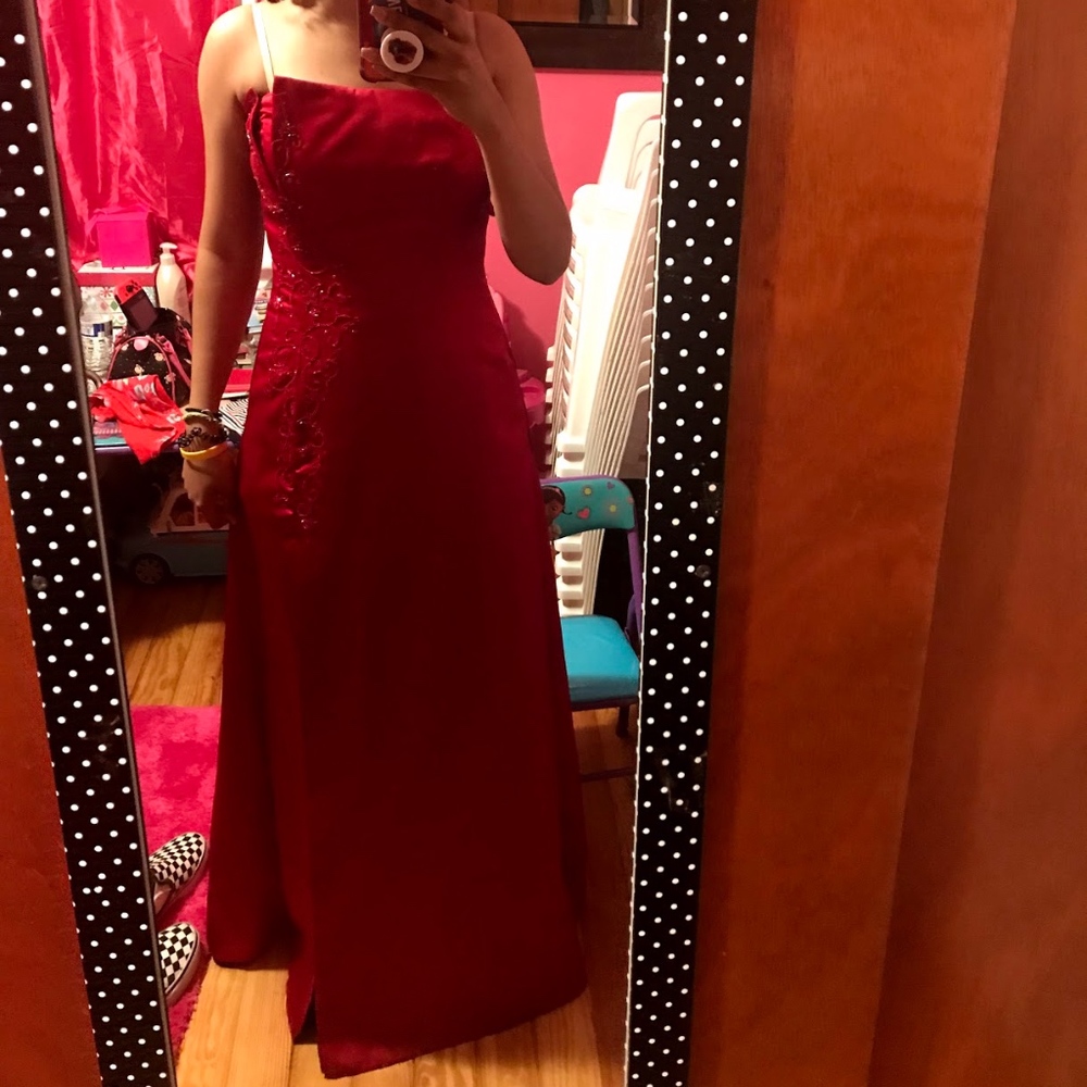 Red Dress - Picture 2 of 2